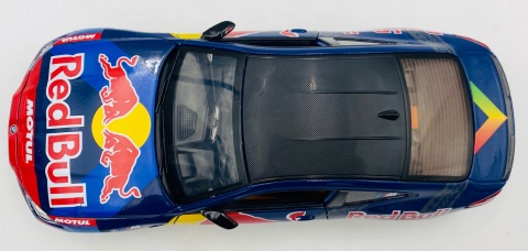 BMW M4 Red Bull światło dźwięk model METAL 1:24 MSZ 68292