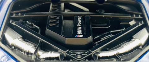 BMW M4 Red Bull światło dźwięk model METAL 1:24 MSZ 68292