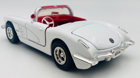 Chevrolet CORVETTE 1959 Cabrio model 1:24 Motormax 73216 biały