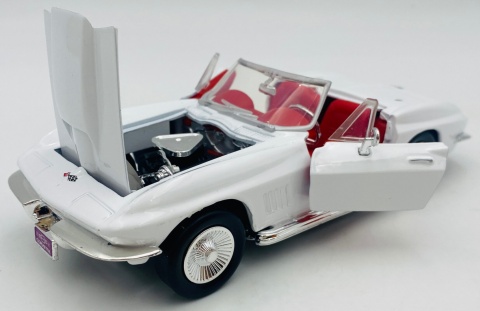 Chevrolet CORVETTE 1967 Cabrio 1:24 Motormax 73224 biały