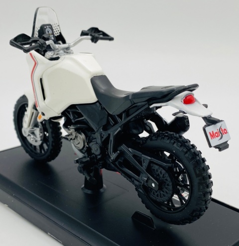 DUCATI Desert X model podstawka 1:18 Maisto
