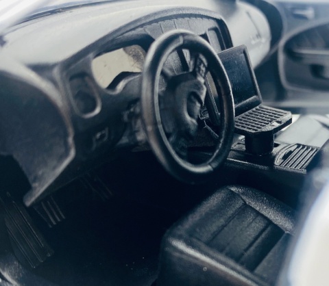 Dodge Charger Pursuit 2011 biały/czarny światło/dźwiek 1:24 Motormax 79533