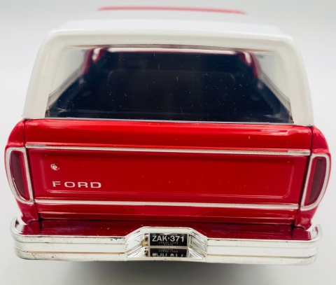 Ford Bronco (hard top) 1978 1:24 Motormax 79373 czerwony
