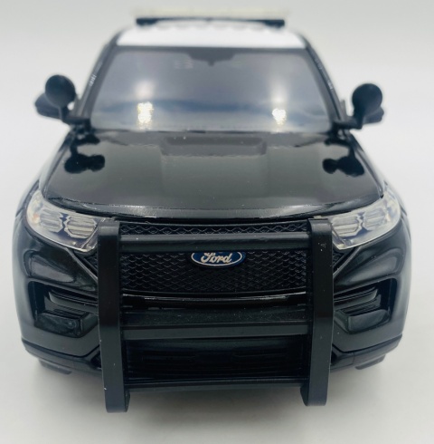 Ford Explorer 2022 biały/czarny bez oznaczeń 2022 1:24 Motormax 76998