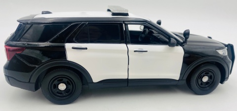 Ford Explorer 2022 biały/czarny bez oznaczeń 2022 1:24 Motormax 76998