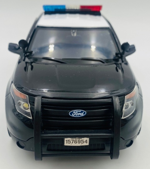 Ford Explorer Interceptor Utility 2015 światło/dźwiek 1:24 Motormax 79536