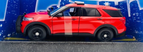 Ford Explorer Interceptor czerwony bez oznaczeń 2022 1:24 Motormax 76998
