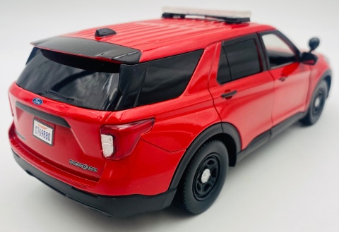 Ford Explorer Interceptor czerwony bez oznaczeń 2022 1:24 Motormax 76998