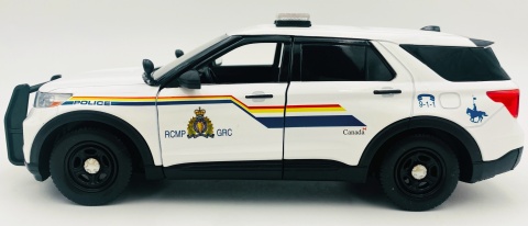 Ford Interceptor Police Canada RCMP 2022 Hybrid model 1:24 Motormax 76989