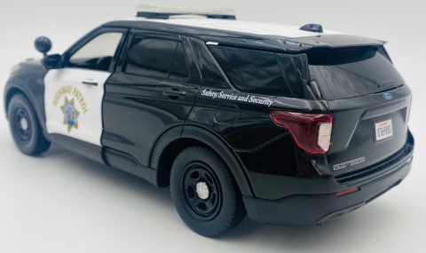 Ford Interceptor Police Utility CHP 2022 Hybrid model 1:24 Motormax 76991