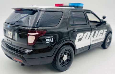 Ford Police Interceptor Utility 2015 światło / dźwięk 1:18 Motormax 73994