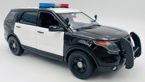 Ford Police Interceptor Utility 2015 światło / dźwięk 1:18 Motormax 73996