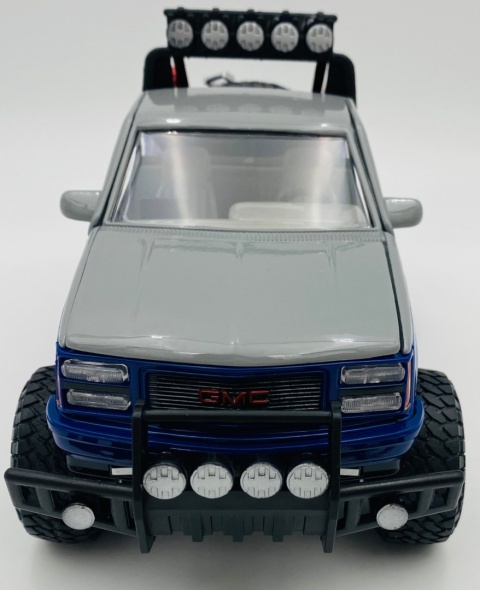 GMC Sierra GT OFF ROAD Series 1:24 Motormax 79136 szary
