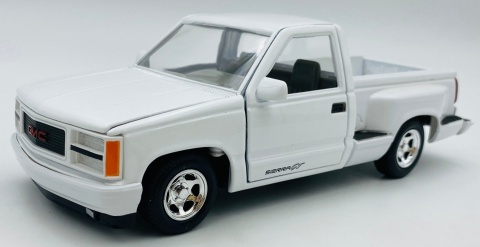 GMC Sierra GT Pickup 1992 1:24 Motormax 73204 biały