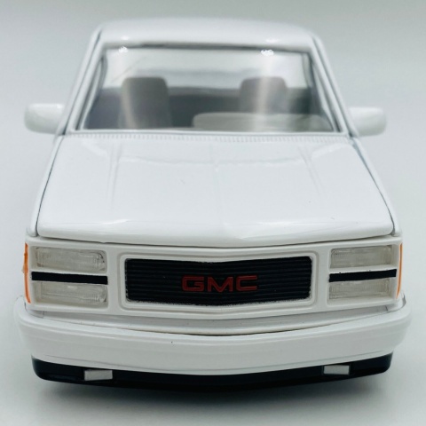 GMC Sierra GT Pickup 1992 1:24 Motormax 73204 biały