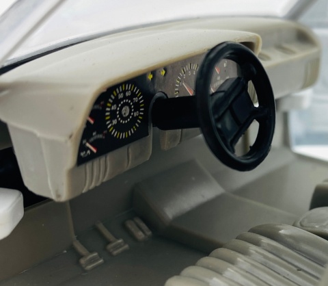 GMC Sierra GT Pickup 1992 1:24 Motormax 73204 biały