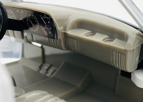 GMC Sierra GT Pickup 1992 1:24 Motormax 73204 biały