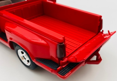 GMC Sierra GT Pickup 1992 1:24 Motormax 73204 czerwony