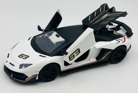 LAMBORGHINI Aventador SVJ światło dźwięk model METAL 1:24 MSZ 68269 biały