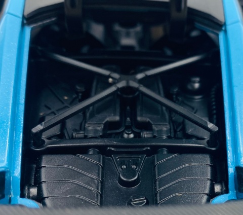 LAMBORGHINI Huracan STO światło dźwięk model METAL 1:24 MSZ 68279 niebieski