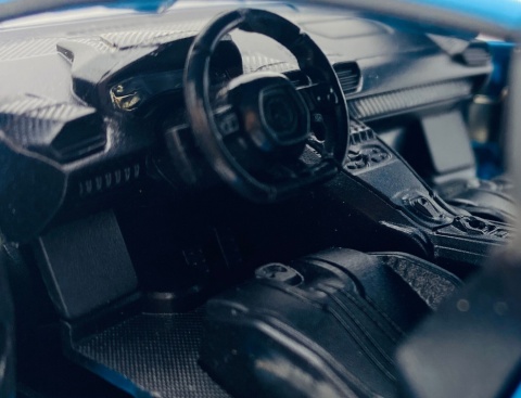 LAMBORGHINI Huracan STO światło dźwięk model METAL 1:24 MSZ 68279 niebieski