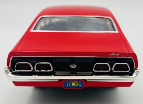 Mercury Comet 1971 GT Version 1:24 Motormax 79047 czerwony
