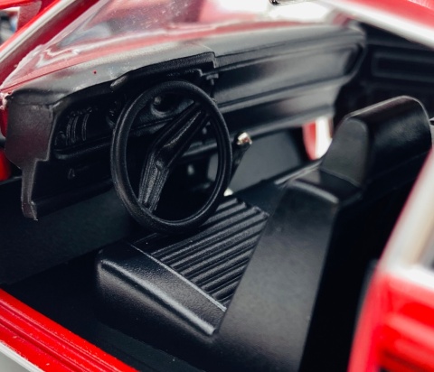 Mercury Comet 1971 GT Version 1:24 Motormax 79047 czerwony