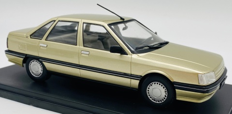 Renault 21 1986 beżowy WhiteBox 124254 model 1:24