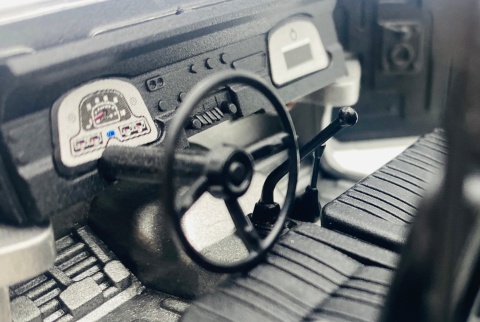 Toyota FJ 40 open top 1:24 Motormax 79330 srebrny