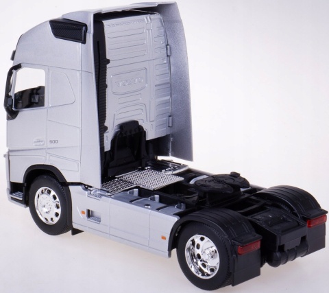 VOLVO FH ciągnik z naczepą cysterną TIR model WELLY 1:32