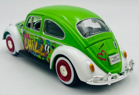 VW Beetle Classic Käfer 1:24 Motormax model 79598 graffiti