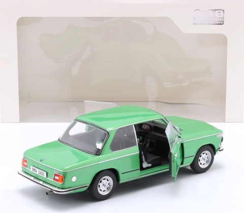 BMW 1602 Taiga 1971 S1808604 model Solido 1:18 zielony