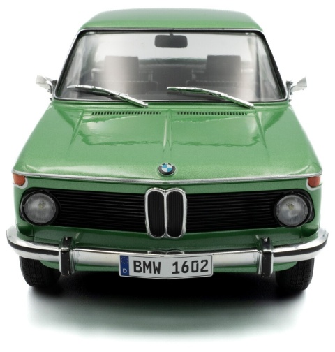 BMW 1602 Taiga 1971 S1808604 model Solido 1:18 zielony