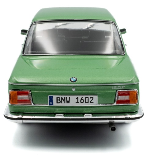 BMW 1602 Taiga 1971 S1808604 model Solido 1:18 zielony