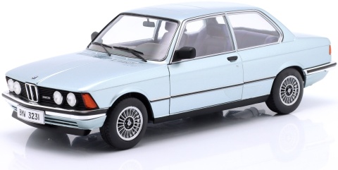 BMW 323i (E21) 1980 model S1802801 Solido 1:18 silverblue metallic