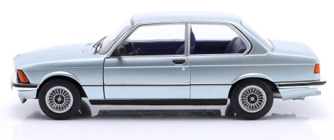 BMW 323i (E21) 1980 model S1802801 Solido 1:18 silverblue metallic