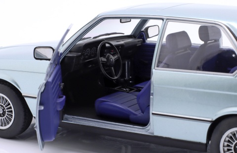 BMW 323i (E21) 1980 model S1802801 Solido 1:18 silverblue metallic