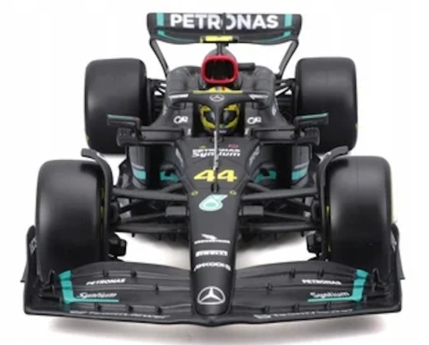 DUŻY zestaw Mercedes F1 W14 Russell Hamilton do zawieszenia Bburago 1:24