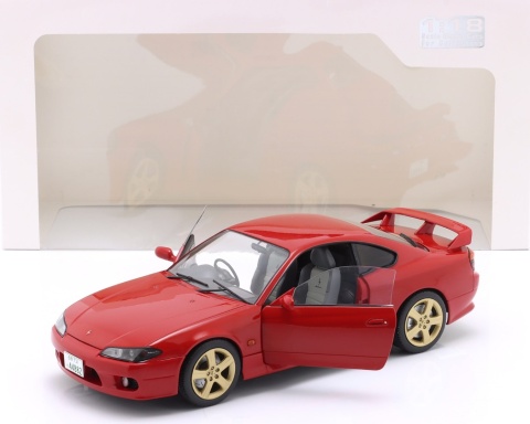 NISSAN SILVIA S15 Spec-R Aero 1999 model S1812202 Solido 1:18 czerwony