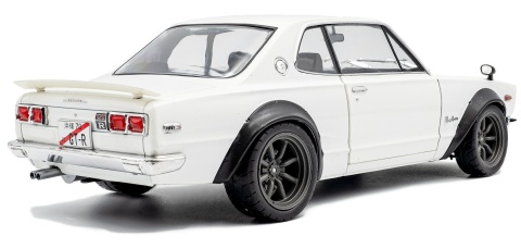 NISSAN SKYLINE (C10) Hakosuka 1970 model S1813001 Solido 1:18 biały perłowy