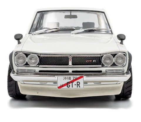 NISSAN SKYLINE (C10) Hakosuka 1970 model S1813001 Solido 1:18 biały perłowy