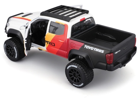 TOYOTA Tacoma TRD 2023 pickup 1:27 model off oad Maisto Design 32546