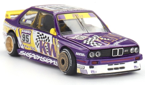 BMW M3 (E30) #95 KAIDO KW V1 KAIDO HOUSE KHMG194 MiniGT 1:64 fioletowy