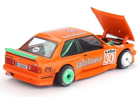 BMW M3 (E30) KAIDOHAUS V1 1989 KAIDO HOUSE KHMG177 MiniGT 1:64 pomarańczowy