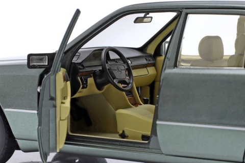 MERCEDES-BENZ 230 E W124 1990 model 183952 Norev 1:18 zielony