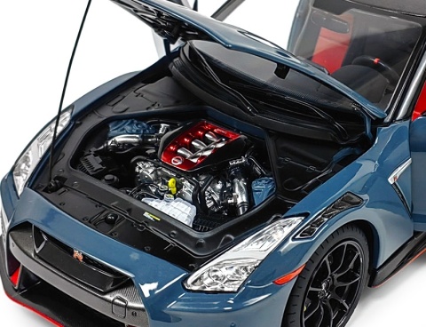 Nissan GT-R Nismo R35 (2022) model 5559LH Paudi 1:18
