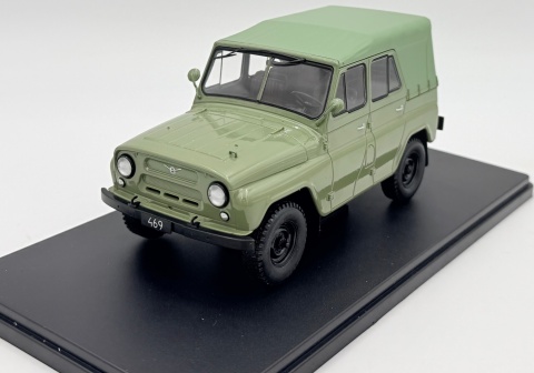 UAZ 469 (1975) Łazik Gazik model 124263 WhiteBox 1:24 zielony
