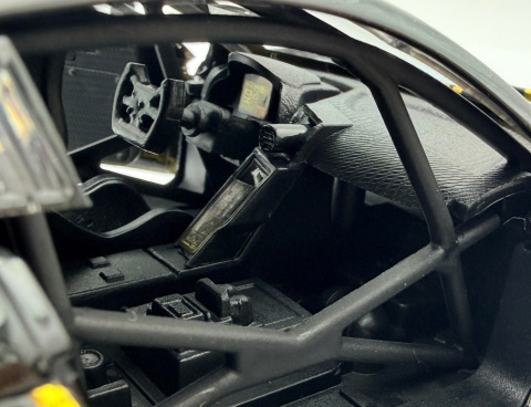 Audi R8 LMS GT3 model 1:24 Motormax 79208 czarny ze złotym Midnight Eclipse