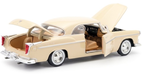 Chrysler C300 1955 model 1:24 Motormax 73302 beżowy