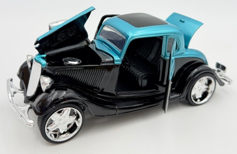 Ford Coupe 1934 model 1:24 Motormax 79887 Kult Klassics